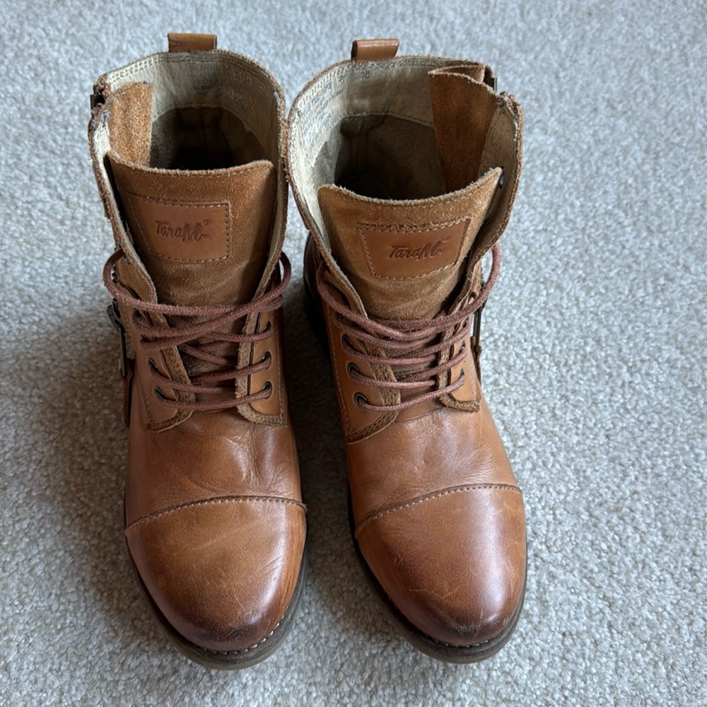 Women’s kick around boots